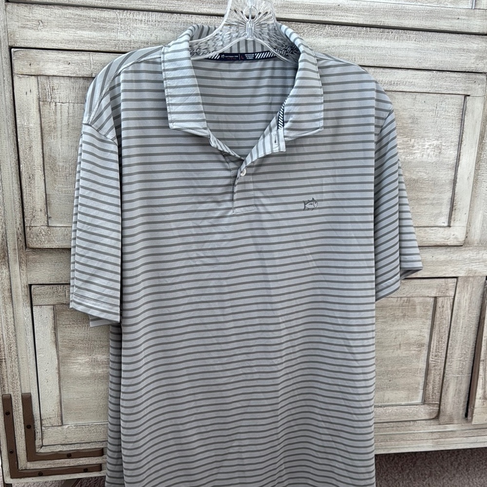 Gray Polo Shirt with Striped Pattern and Short Sleeves